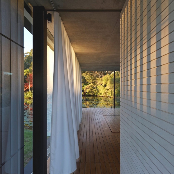 Stunning Glass Pavilion Offers Perfect Mini Spa Retreat (7)