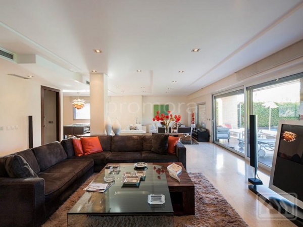 Stunning Madrid Villa Perfect For The Family (1)