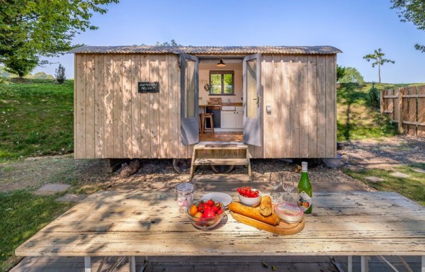 Stylish Country Cabin In England (1)