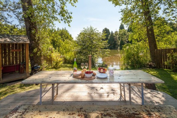 Stylish Country Cabin In England (9)