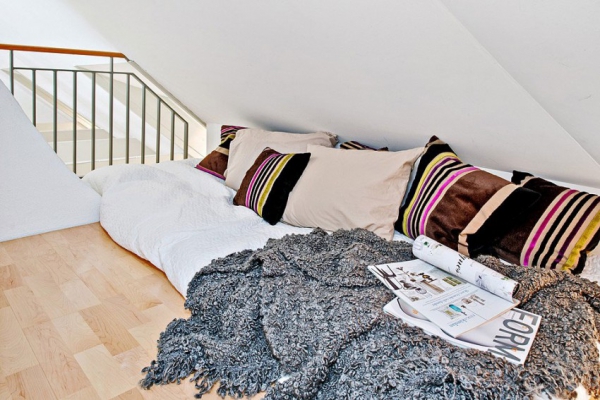 Swedish Attic Apartment Ideas (16)