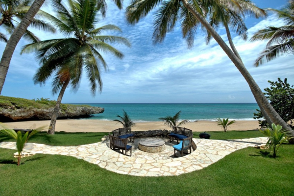 Caribbean Beachfront Villa (17)