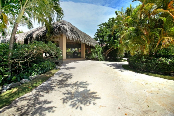 Caribbean Beachfront Villa (2)