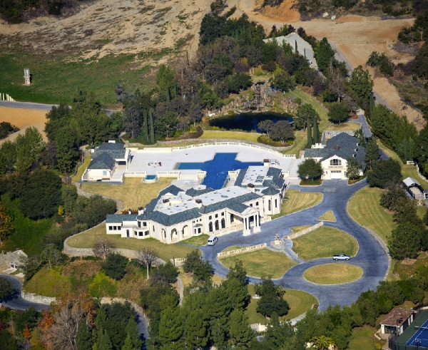 The-Incredibly-Expensive-Bradbury-Estate-In-California-7