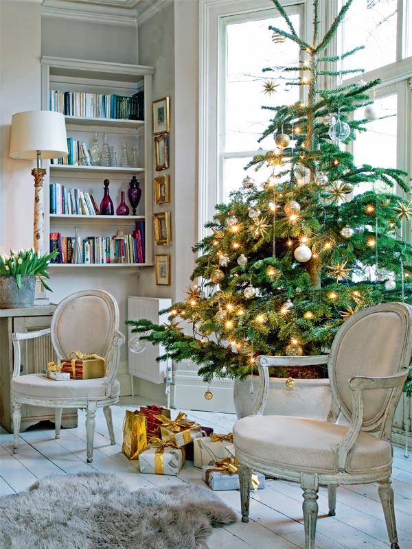 This-Victorian-London-Home-Looks-Perfect-For-The-Holidays-4