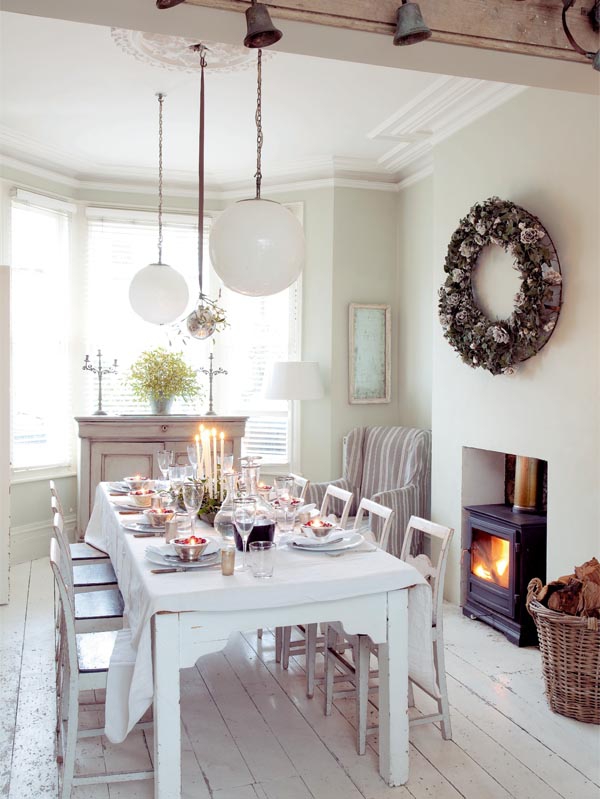 This-Victorian-London-Home-Looks-Perfect-For-The-Holidays-8