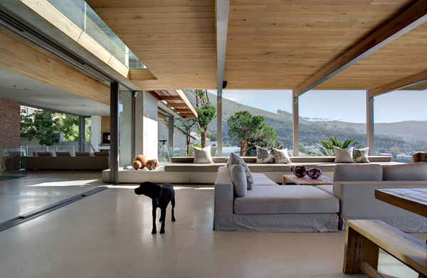 Luxury-Family-House-In-South-Africa-12