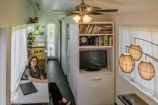 Tiny-House-From-Recycled-Materials-3