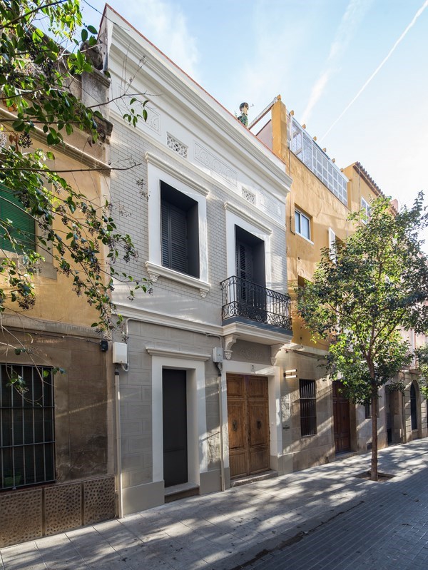 Traditional Building Renovation By Torres Baldasano (1)