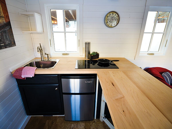 Tread Lightly On The Earth With 4 Great Tiny Homes (5)