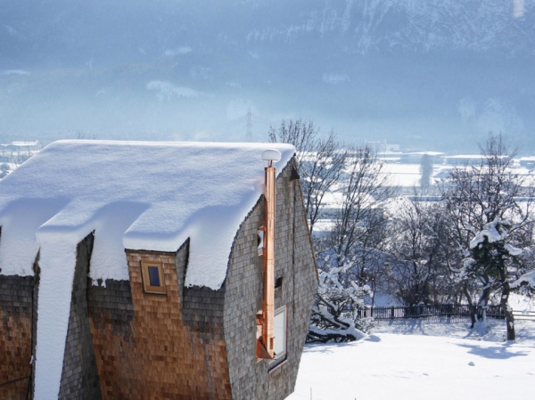 Ufogel-An-Idyllic-Winter-Guest-House-2