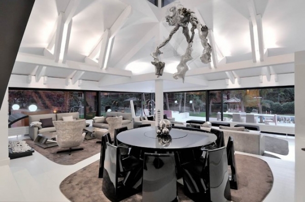 Ultra-Modern-Interior-Featuring-Futuristic-Architecture-9