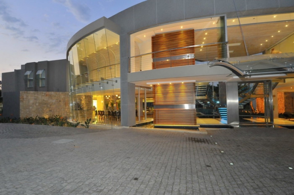 Luxury Glass House Johannesburg (19).Jpg