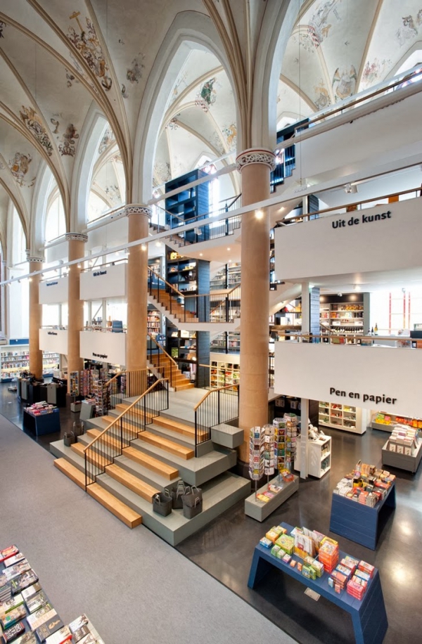 Unique Bookstore (2)