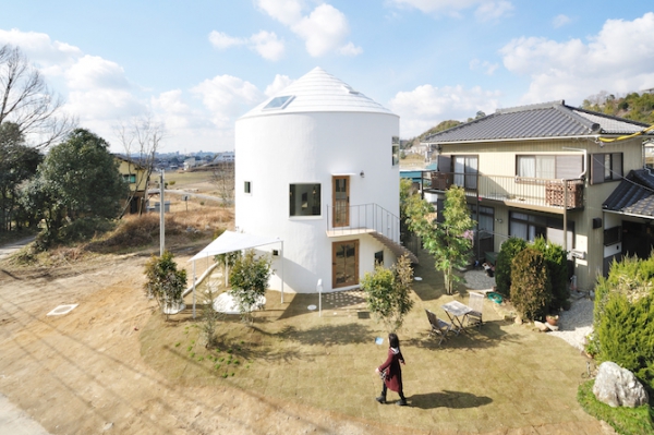 Unique Tower House By Studio Velocity  (1)