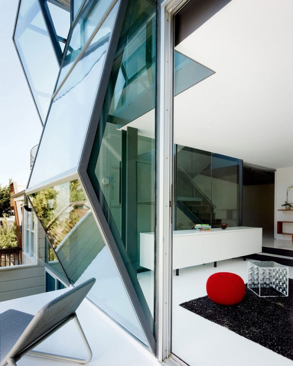 Unusual-Glass-Facade-Of-A-San-Francisco-Home-9