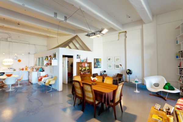 We-Love-The-Retro-Furniture-In-This-Open-Plan-Loft-2