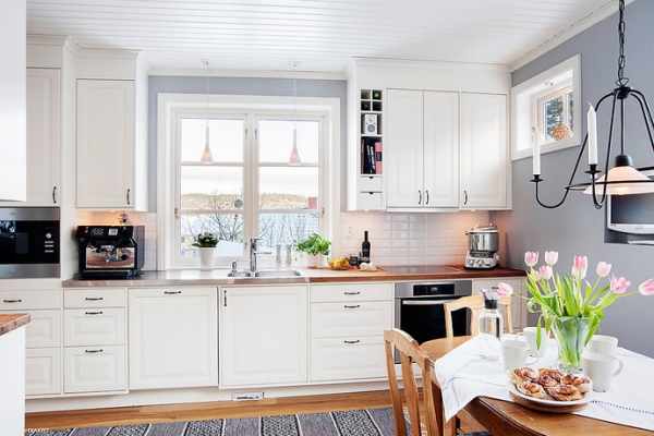 White-And-Wood-In-The-Kitchen-1