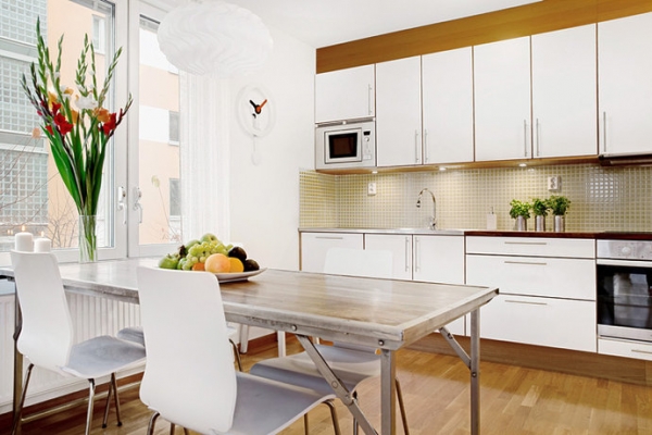 White-And-Wood-In-The-Kitchen-13