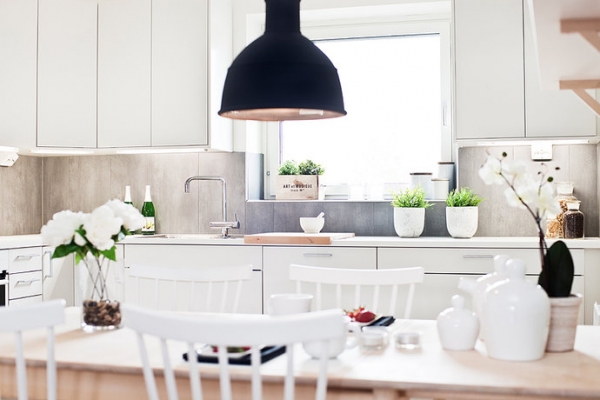 White-And-Wood-In-The-Kitchen-14