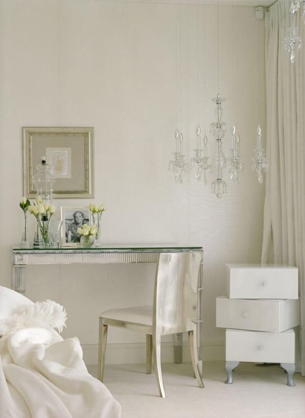 White-Interior-Design-Of-The-Kensington-House-9