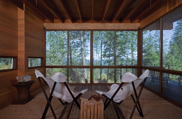 Wooden Forest Cabin In Montana (6).Jpg