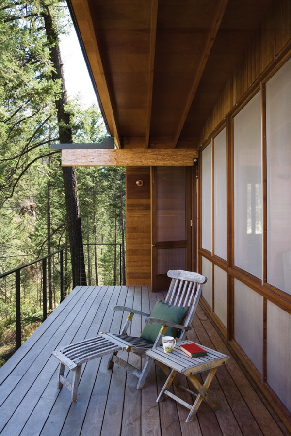 Wooden Forest Cabin In Montana (7).Jpg