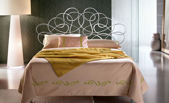 Classic Wrought Iron Beds By Ciacci