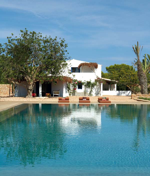 An Earthy Island House In Formentera