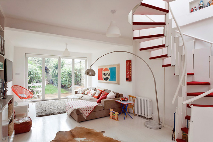 Lovely Red And White In This London House