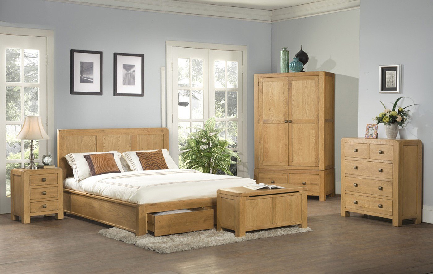 Wooden Bedroom Furniture Set