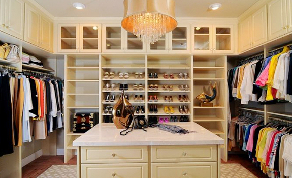 There Are Great Options For Closet Designs That Will Help You Organize Your Shoes And Clothing With Ease.