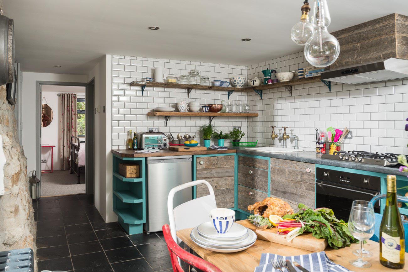  Stylish Country Cottage - Kitchen