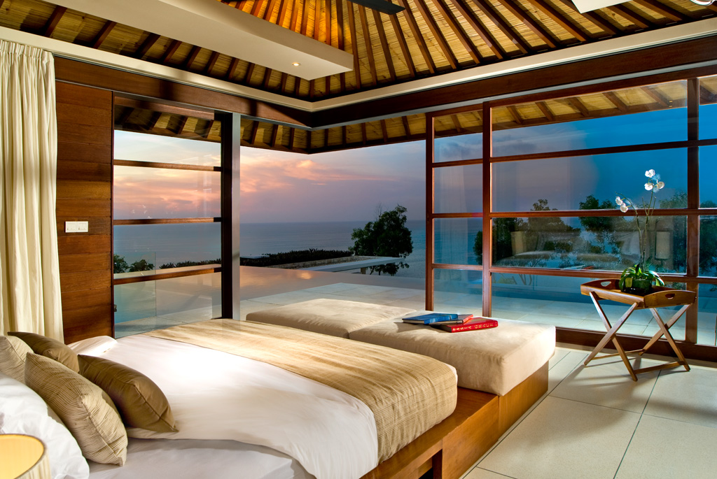 Luxury Tropical Bedroom With Glass Walls