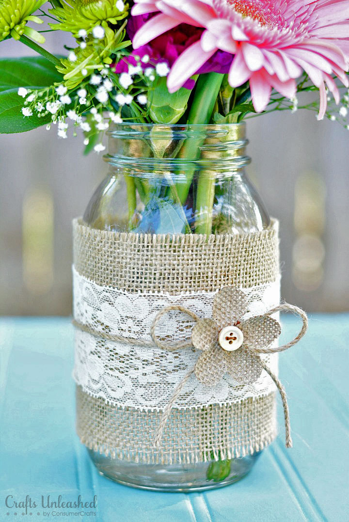 Decorating-Mason-Jars-with-Burlap