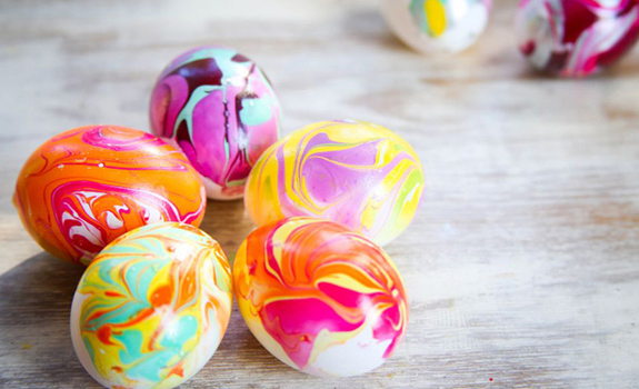Marbling Easter Eggs