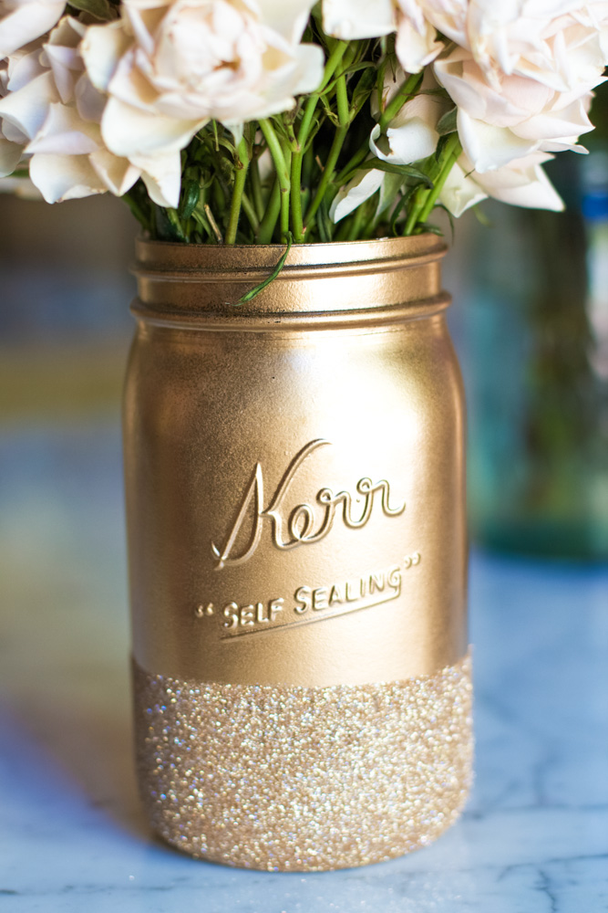 DIY Mason jar in gold and glitter