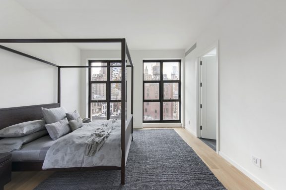 A closer look at Breezy Minimalist Penthouse Apartment Landscaping