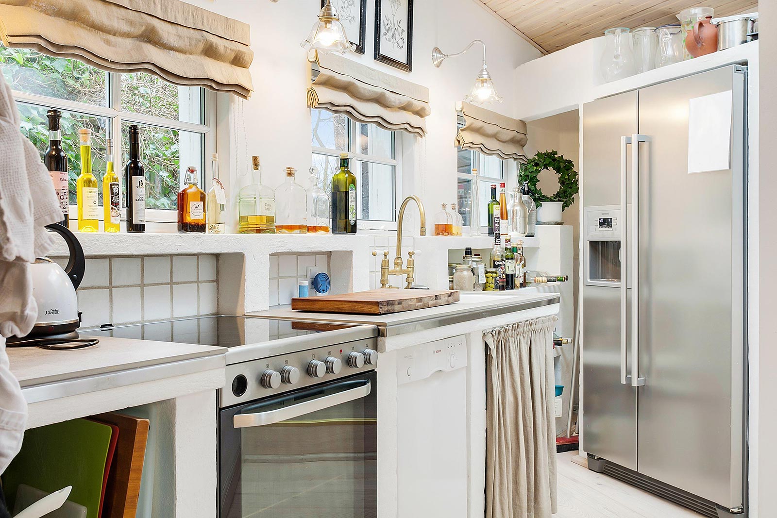 White And Silver Kitchen