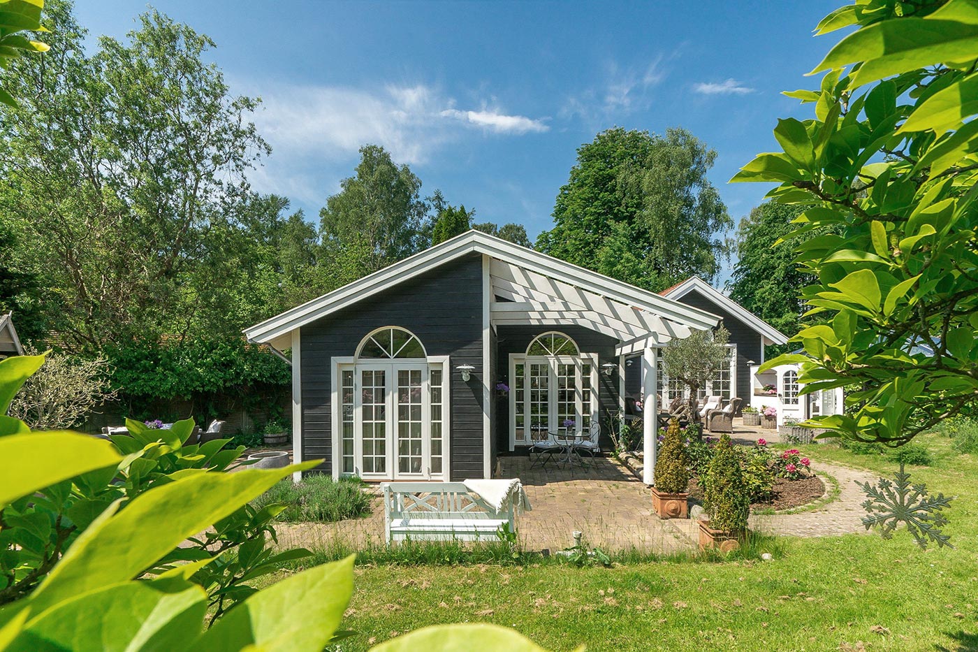 Country House With Garden