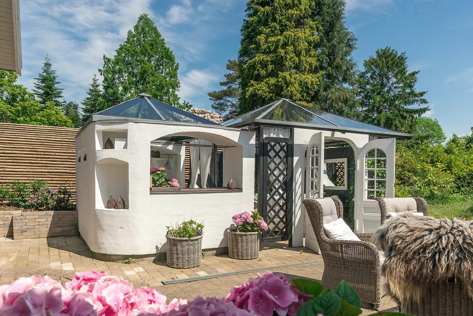 Cozy Outdoor Kitchen