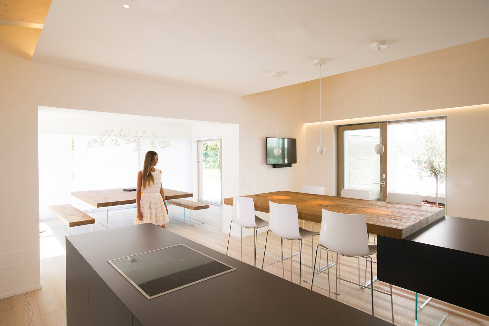 Sleek Kitchen And Dining Furniture