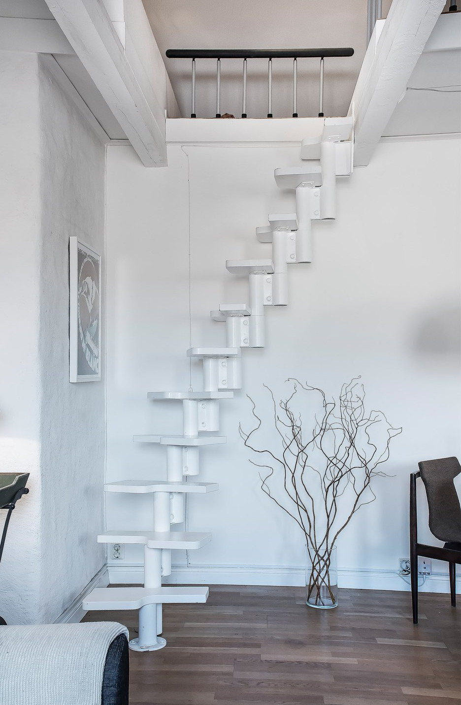 Black And White Apartment - Internal Staircase