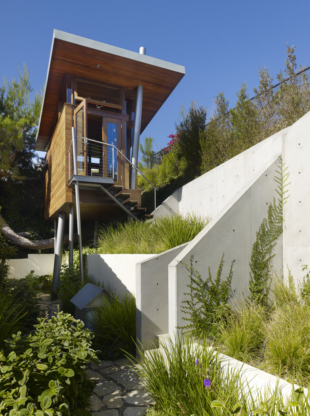 Banyan Drive Treehouse In La, Ca-Facade