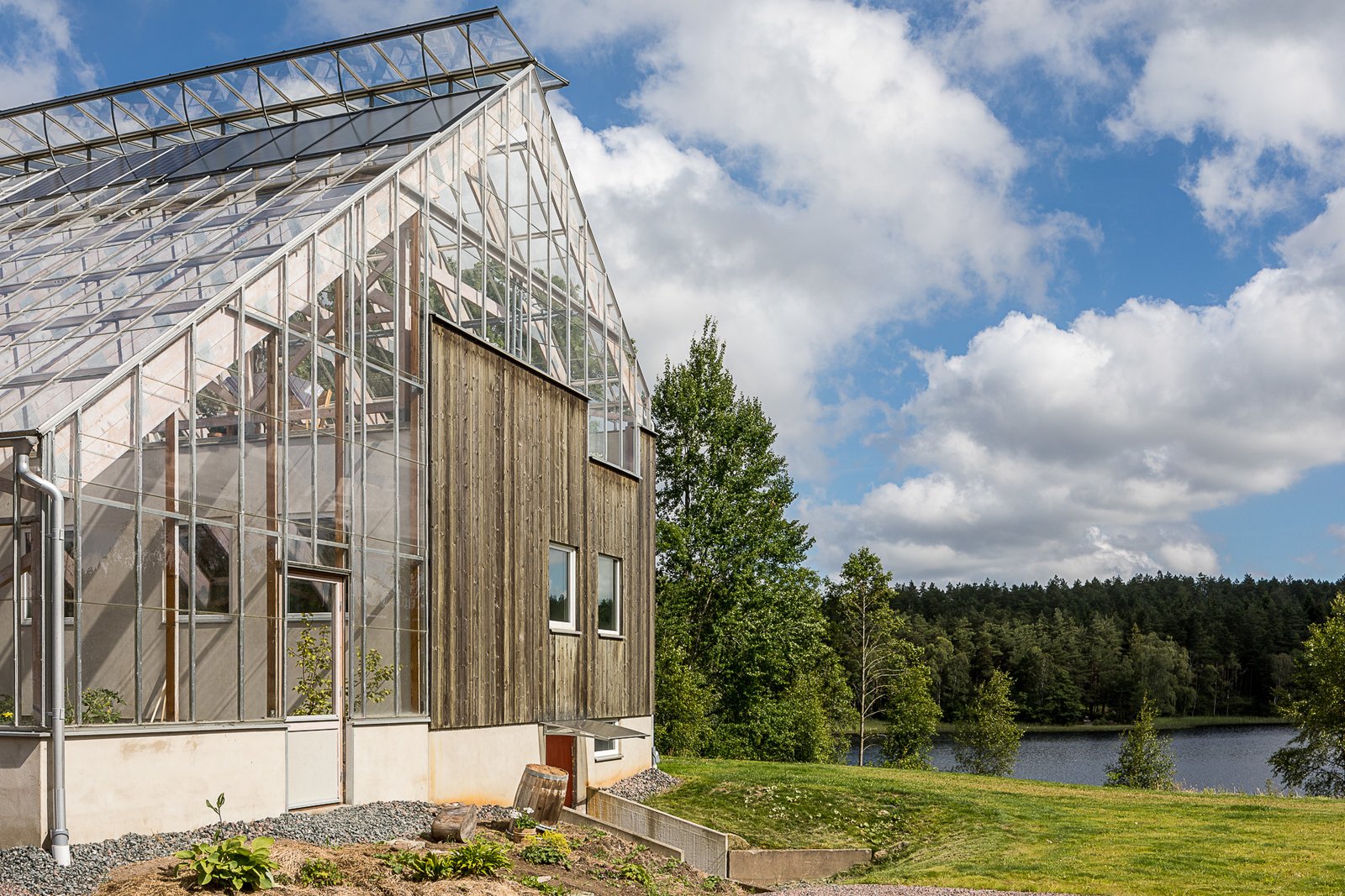 Eco House By The Lake