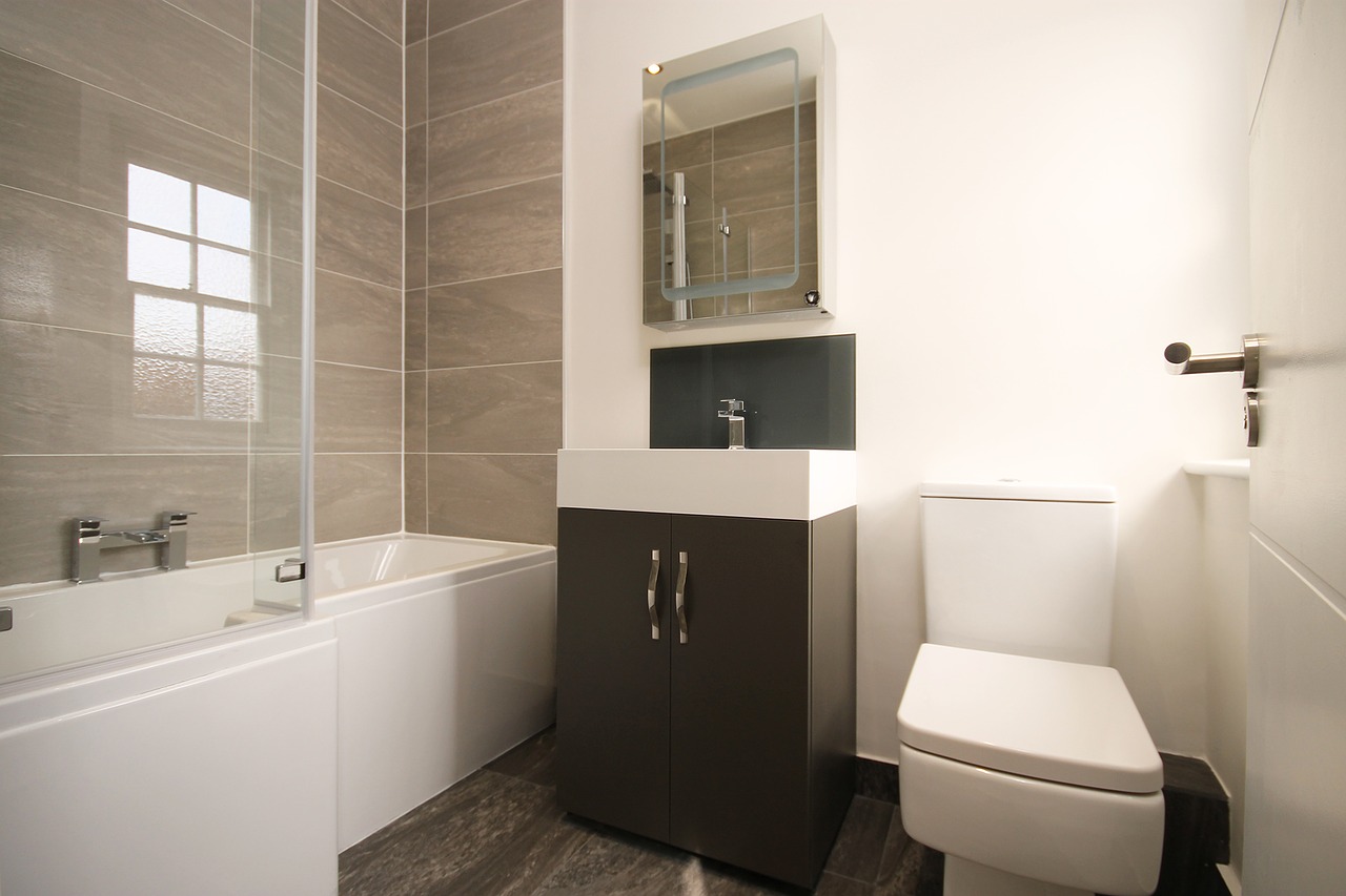 Modern Small Bathroom