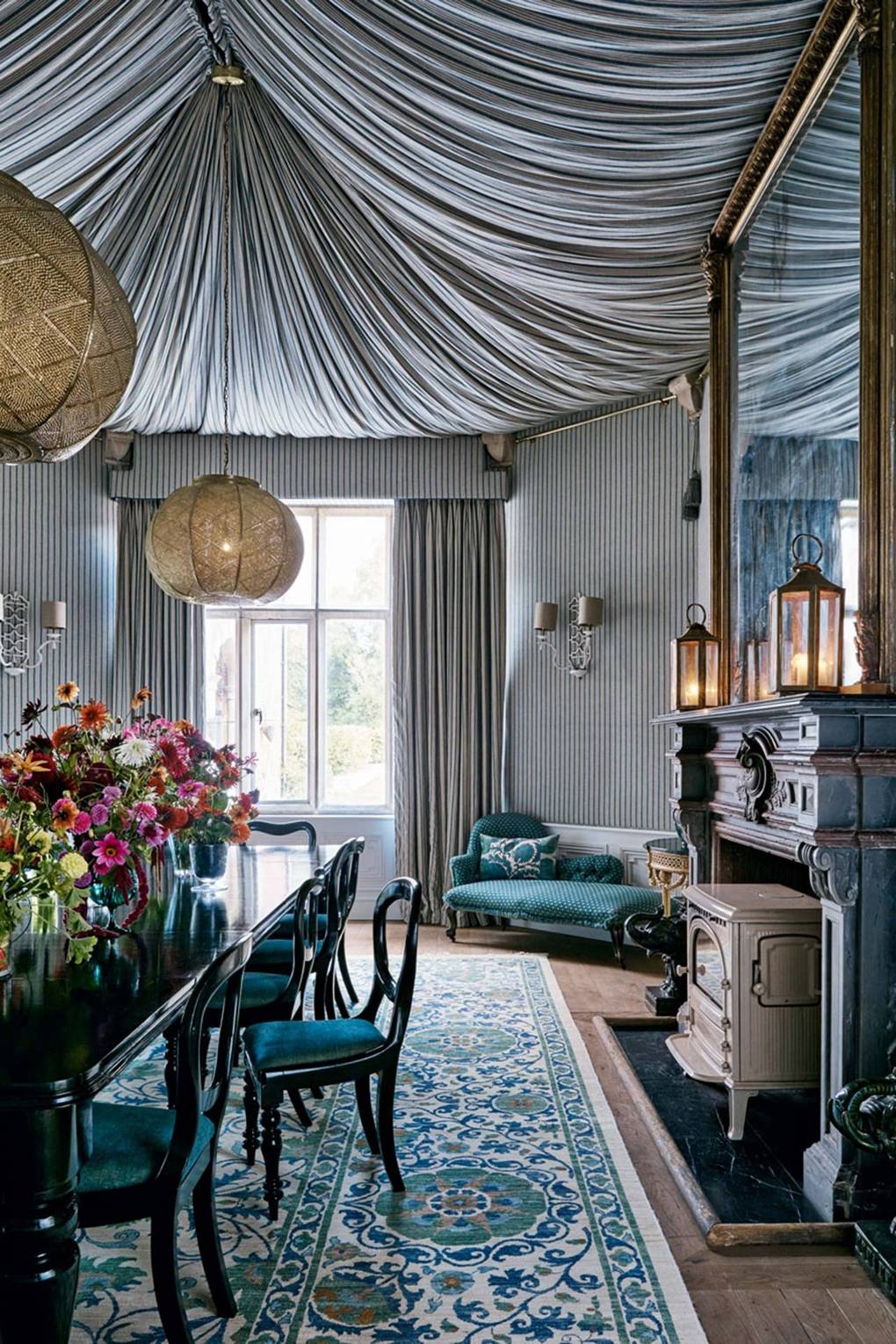 Stylish Ceiling Drapes