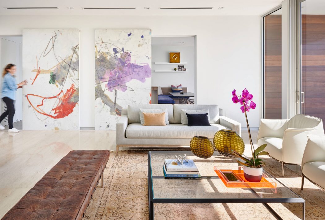 Miami Splendor - Amazing Two-Story Family House - The Living Room