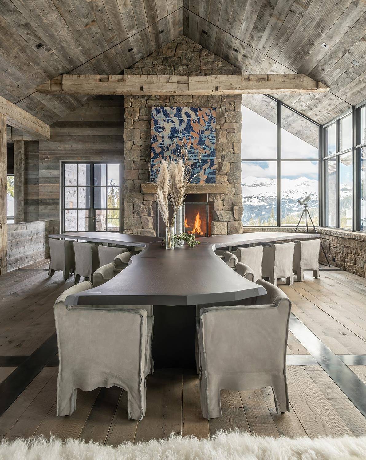 Amazing Dining Table In A Luxurious Chalet