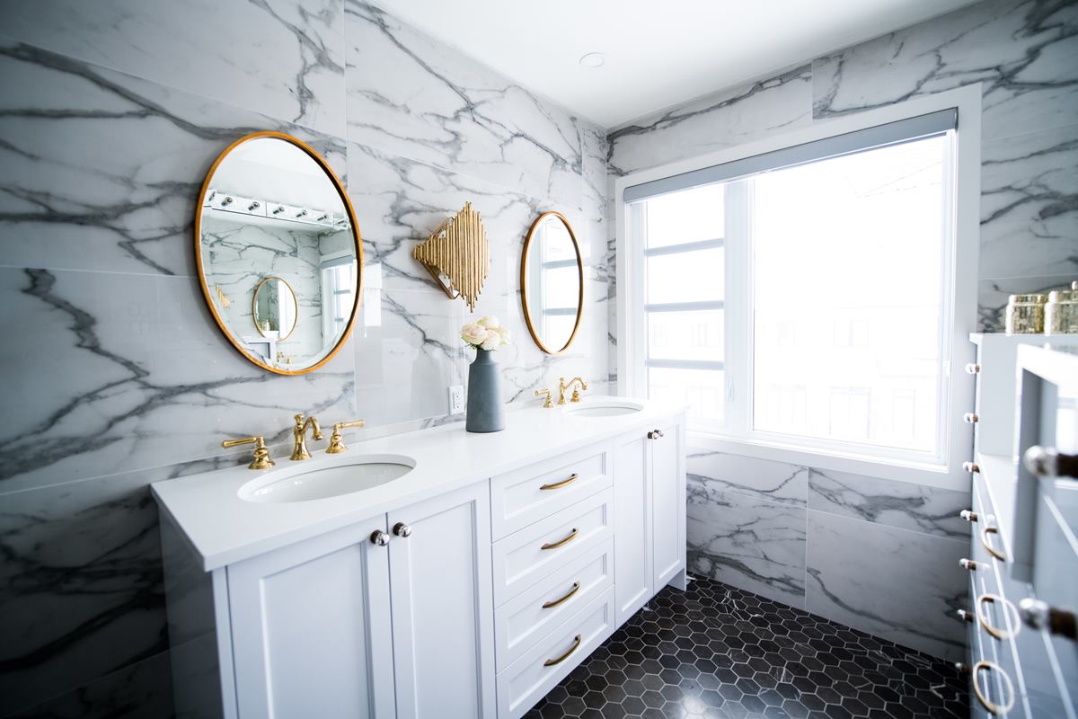 Bathroom Renovation To Create A Glamorous Look